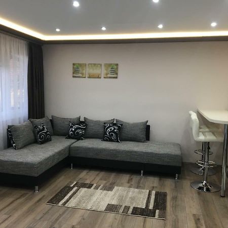 F&M Apartman Eger Bagian luar foto