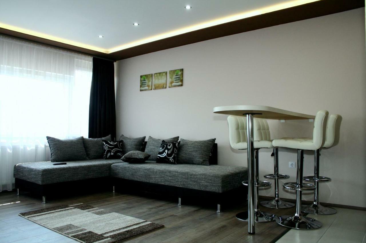 F&M Apartman Eger Bagian luar foto