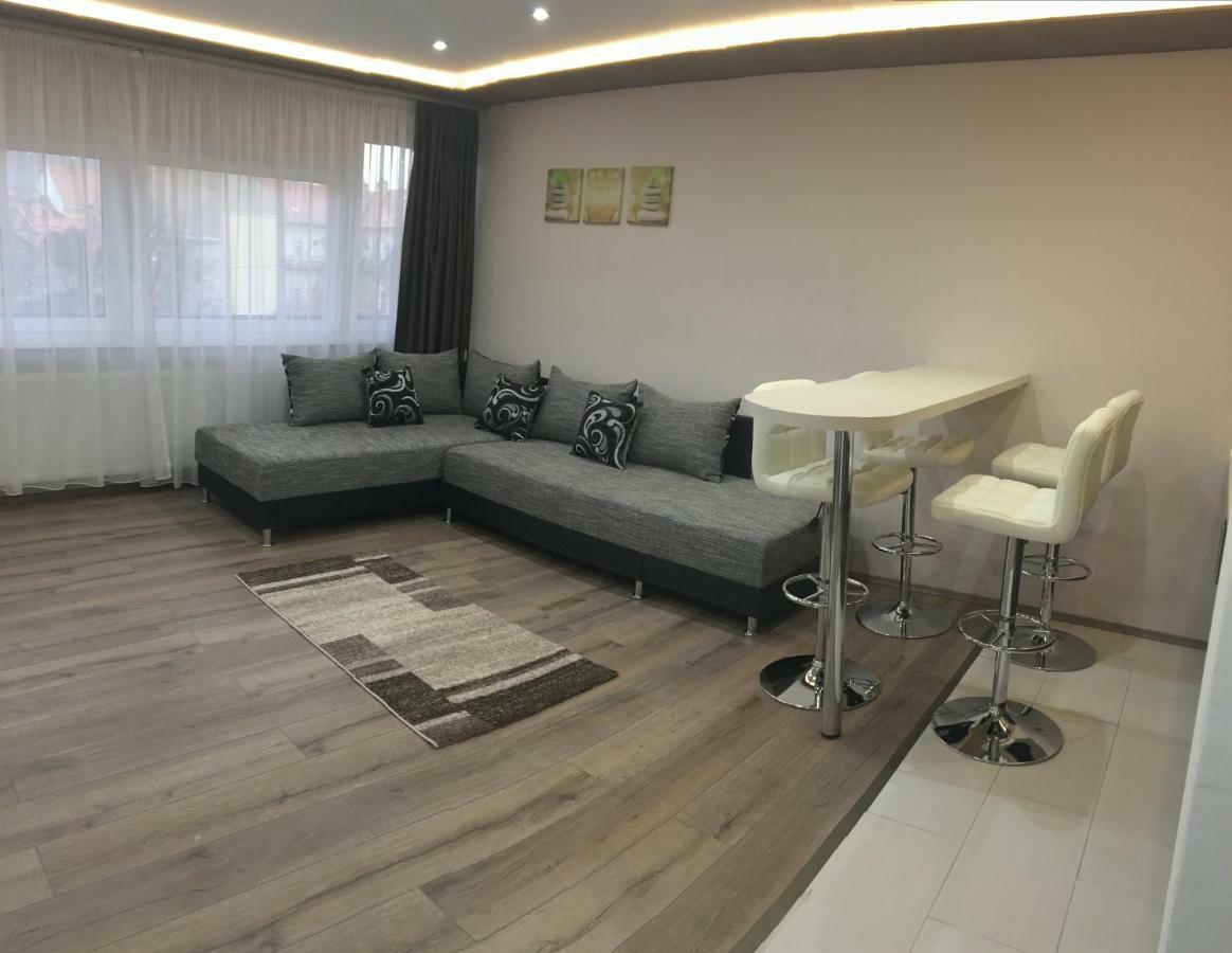 F&M Apartman Eger Bagian luar foto