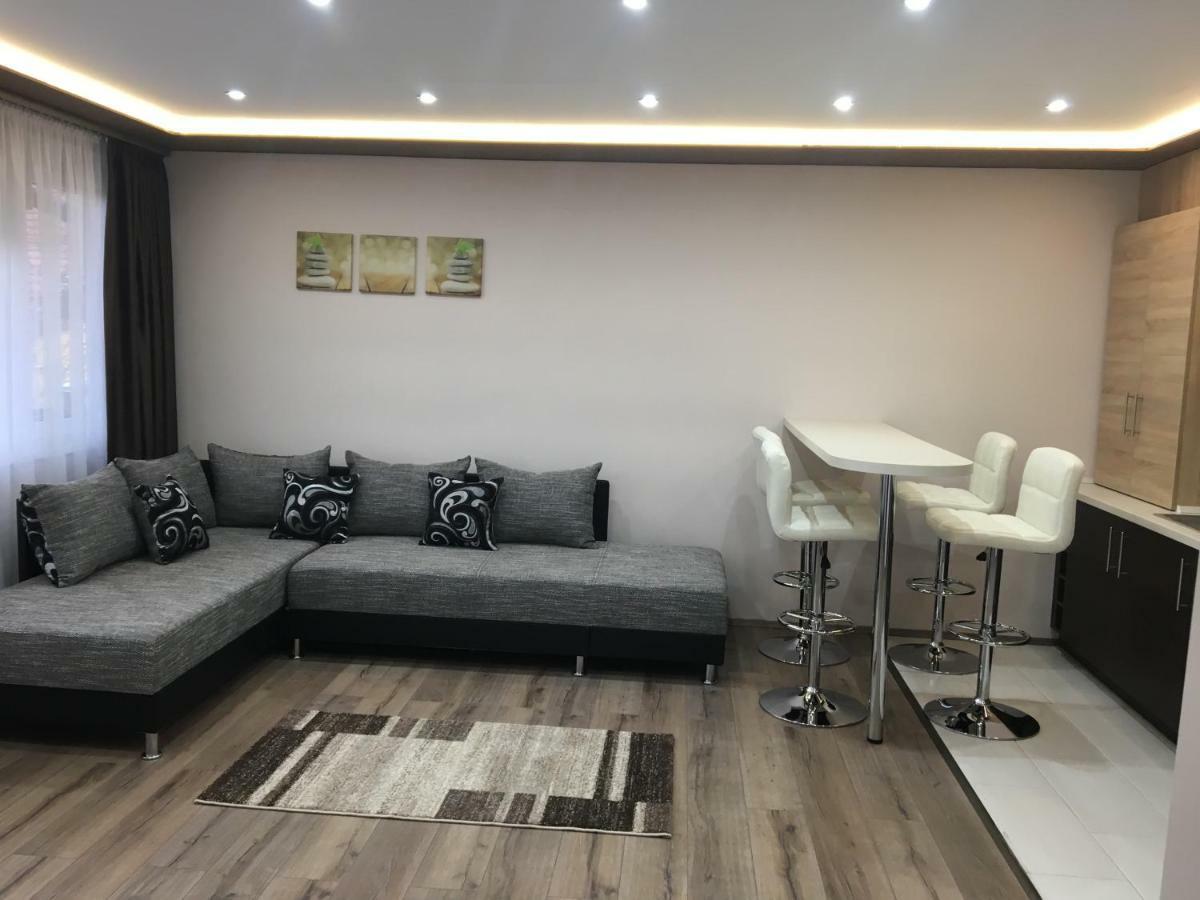F&M Apartman Eger Bagian luar foto