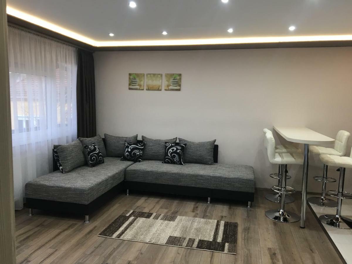 F&M Apartman Eger Bagian luar foto