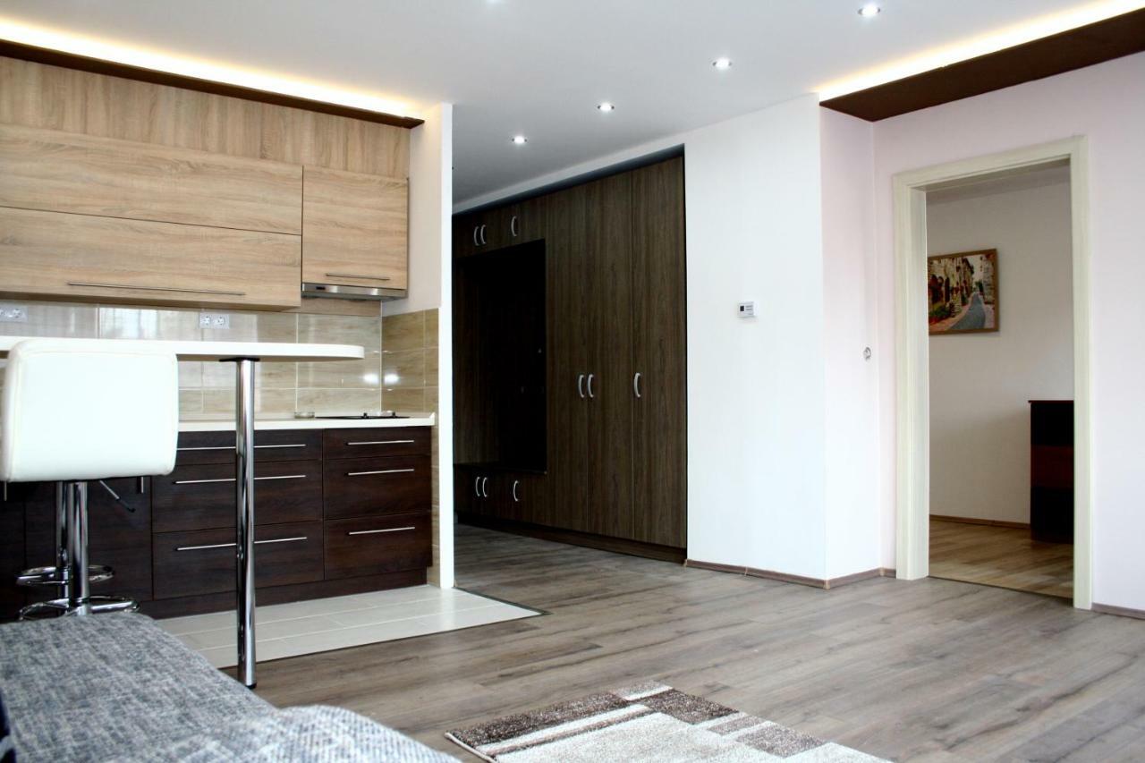 F&M Apartman Eger Bagian luar foto