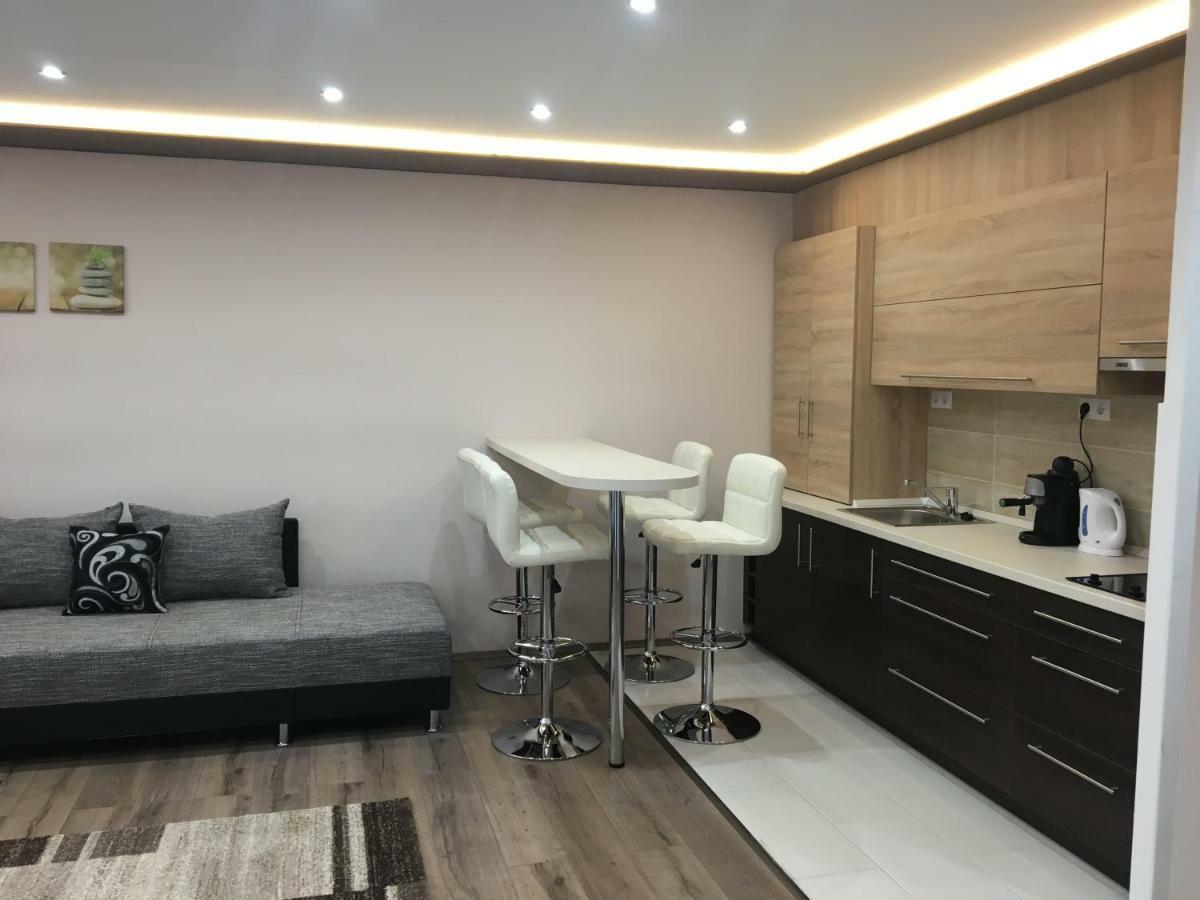 F&M Apartman Eger Bagian luar foto
